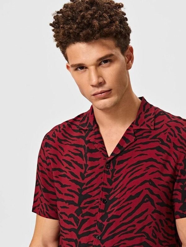 Men Notched Collar Tiger Striped Short Sleeve Shirt