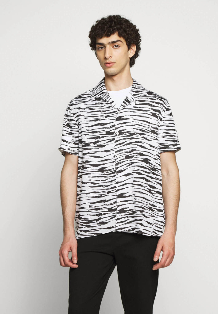 Men Animal Printed Short Sleeve Shirt