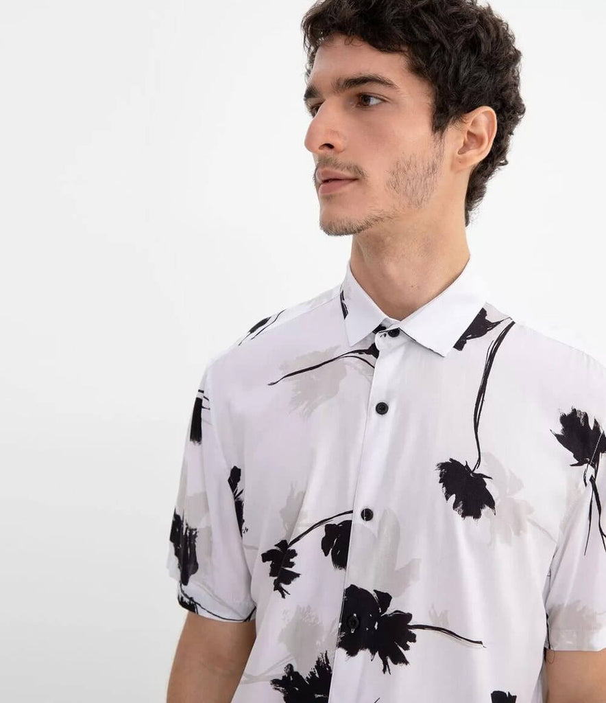 Men Black & White Floral Print Short Sleeve Shirt